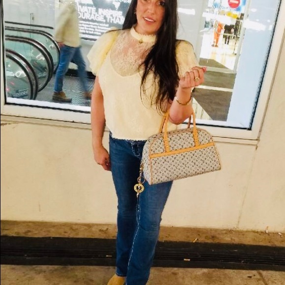 ❤️🇫🇷WHOS ROCKIN THAT LOUIS V....IM ROCKIN!🇫🇷❤️ - Picture 2 of 16